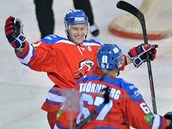 Jiří Sekáč (vlevo) a Petr Vrána (vpravo) z pražského Lva se radují z gólu svého Jiří Sekáč (vlevo) a Petr Vrána (vpravo) z pražského Lva se radují z gólu svého