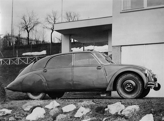 Tatra 77 byla prvním sériově vyráběným aerodynamickým vozem na světě.