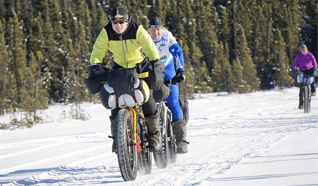 Mezi čtyřiceti dobrodruhy, co si na Iditarod Trail Invitational troufli, se Mezi čtyřiceti dobrodruhy, co si na Iditarod Trail Invitational troufli, se