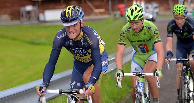 Cyklisté Roman Kreuziger (vlevo) a Slovák Peter Sagan (v zeleném) by v příští Cyklisté Roman Kreuziger (vlevo) a Slovák Peter Sagan (v zeleném) by v příští