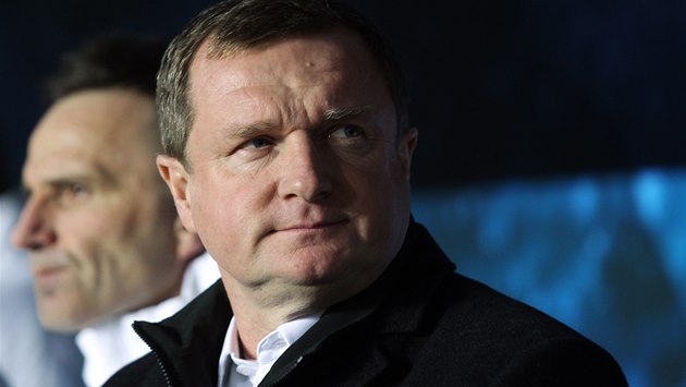 PREMIÉRA. Pavel Vrba poprvé na lavičce české fotbalové reprezentace. PREMIÉRA. Pavel Vrba poprvé na lavičce české fotbalové reprezentace.
