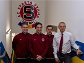 Zprava kouč Vítězlav Lavička, Mario Holek, Lukáš Vácha a Tomáš Vaclík. Zástupci Zprava kouč Vítězlav Lavička, Mario Holek, Lukáš Vácha a Tomáš Vaclík. Zástupci