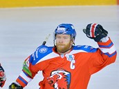 Kapitán hokejistů Lva Praha Jiří Novotný se raduje z vedení v utkání 1. kola Kapitán hokejistů Lva Praha Jiří Novotný se raduje z vedení v utkání 1. kola