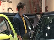 Ženeva, autosalon, muži Ženeva, autosalon, muži