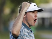 Americký golfista Russell Henley se raduje z triumfu na turnaji v Palm Beach. Americký golfista Russell Henley se raduje z triumfu na turnaji v Palm Beach.