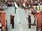 Každodenní ceremoniál na hraničním přechodu Wagah mezi Pakistánem a Indií Každodenní ceremoniál na hraničním přechodu Wagah mezi Pakistánem a Indií