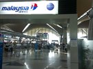 Kuala Lumpur airport-aktuální update,medializace zmizeleho letadla je v centru KL velmi intenzivní,nejsilnejsi spekulace hovori o teroristickem utoku,letiste se teto udalosti dotyka jen povrchne,spise se snazi pasazery drzet v informacnim vakuu,zadne spri Kuala Lumpur airport-aktuální update,medializace zmizeleho letadla je v centru KL velmi intenzivní,nejsilnejsi spekulace hovori o teroristickem utoku,letiste se teto udalosti dotyka jen povrchne,spise se snazi pasazery drzet v informacnim vakuu,zadne spri