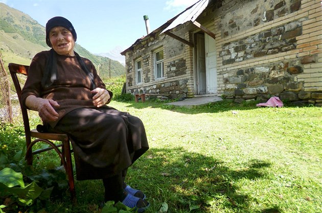 Mediko Ciklauri ve vesnici Čochi. Závěr Gudamaqarského údolí Mediko Ciklauri ve vesnici Čochi. Závěr Gudamaqarského údolí