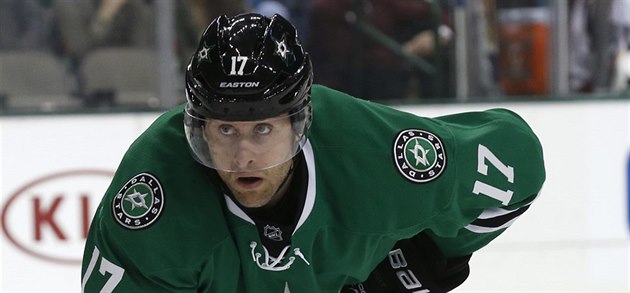 Rich Peverley z Dallasu během duelu s Columbusem. Rich Peverley z Dallasu během duelu s Columbusem.