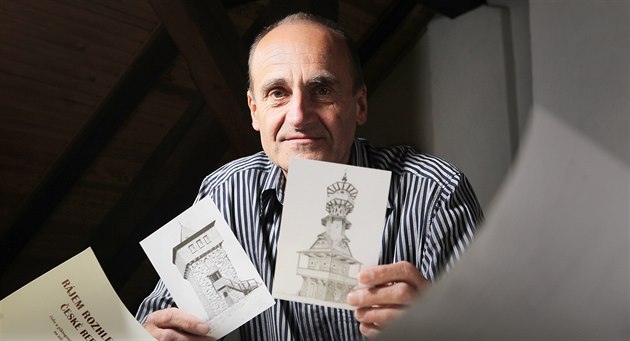 Plzeňský výpravčí vlaků Jiří Štekl zná všechny tuzemské vyhlídkové věže, vydal... Plzeňský výpravčí vlaků Jiří Štekl zná všechny tuzemské vyhlídkové věže, vydal...