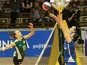 Momentka z utkání volejbalistek Brna (vlevo) a Frýdku-Místku. Momentka z utkání volejbalistek Brna (vlevo) a Frýdku-Místku.