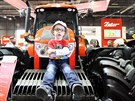 V Brně na veletrhu Techagro představil Zetor svůj nový model traktoru Forterra... V Brně na veletrhu Techagro představil Zetor svůj nový model traktoru Forterra...