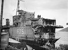HMS Eskimo přišla po zásahu torpéda z torpédoborce Georg Thiele o celou přední... HMS Eskimo přišla po zásahu torpéda z torpédoborce Georg Thiele o celou přední...