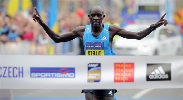 Pražský půlmaraton ovládl Keňan Peter Kirui časem 59:22 minuty. Pražský půlmaraton ovládl Keňan Peter Kirui časem 59:22 minuty.