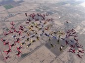 Tým skydiverů trénuje na světový rekord. Tým skydiverů trénuje na světový rekord.
