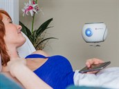 Robůtek Selfiebot zachytí každý váš moment, tvrdí aprílový klip. Robůtek Selfiebot zachytí každý váš moment, tvrdí aprílový klip.
