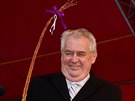 Prezident dostal v Náchodě na náměstí pomlázku Prezident dostal v Náchodě na náměstí pomlázku