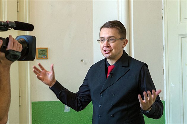 Roman Šmucler uvádí soutěž Nejchytřejší Čech Roman Šmucler uvádí soutěž Nejchytřejší Čech