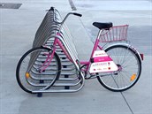 Velký zájem o půjčení růžových kol v rámci pražského bikesharingu autory... Velký zájem o půjčení růžových kol v rámci pražského bikesharingu autory...