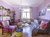 Starým křeslům po babičce chyběly opěrky. Designérka navrhla originální Starým křeslům po babičce chyběly opěrky. Designérka navrhla originální
