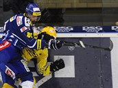 Jakub Svoboda (vlevo) z Komety přišpendlil na hrazení Filipa Čecha ze Zlína. Jakub Svoboda (vlevo) z Komety přišpendlil na hrazení Filipa Čecha ze Zlína.
