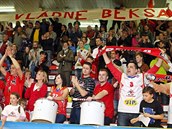 Fanoušci slaví postup pardubických basketbalistů do ligového semifinále. Fanoušci slaví postup pardubických basketbalistů do ligového semifinále.
