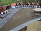 Každá ze šestnácti chatek ponese jméno odrůdy vína, které u ní vyraší. Každá ze šestnácti chatek ponese jméno odrůdy vína, které u ní vyraší.
