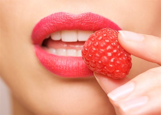 Antioxidanty najdeme v ovoci, ale i v kosmetice. Antioxidanty najdeme v ovoci, ale i v kosmetice.