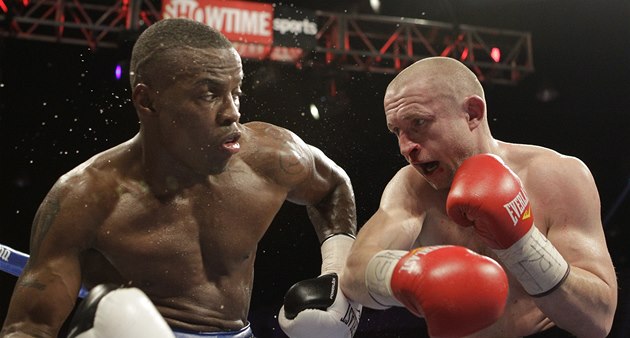 KDO S KOHO. Lukáš Konečný (vpravo) a Peter Quillin bojují o titul mistra světa KDO S KOHO. Lukáš Konečný (vpravo) a Peter Quillin bojují o titul mistra světa