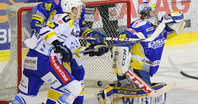GÓL. Hokejisté brněnské Komety právě překonali zlínského gólmana Libora Kašíka. GÓL. Hokejisté brněnské Komety právě překonali zlínského gólmana Libora Kašíka.