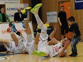 Basketbalisté Děčína slaví výhru nad Opavou. Basketbalisté Děčína slaví výhru nad Opavou.