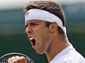 Český tenista Jiří Veselý se raduje během 2. kola Wimbledonu. Český tenista Jiří Veselý se raduje během 2. kola Wimbledonu.