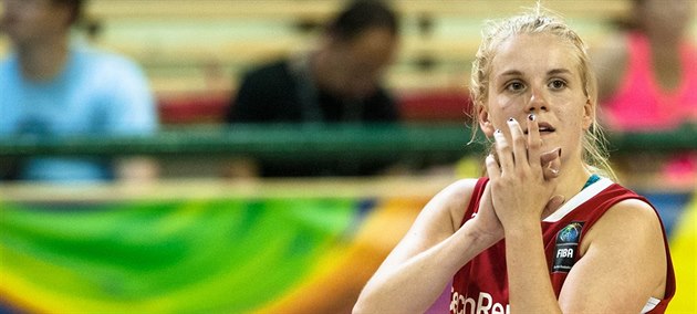 Česká mládežnická reprezentantka Karolína Malečková už tuší, že si její tým z... Česká mládežnická reprezentantka Karolína Malečková už tuší, že si její tým z...