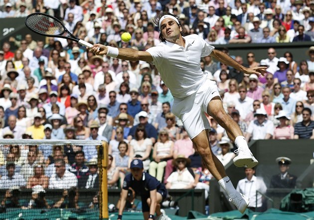 LÉTAJÍCÍ ROGER. Švýcarský tenista Roger Federer bojuje o další wimbledonský... LÉTAJÍCÍ ROGER. Švýcarský tenista Roger Federer bojuje o další wimbledonský...