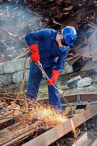 Oděvy Multirisk – když jde o zdraví a život. Oděvy Multirisk – když jde o zdraví a život.