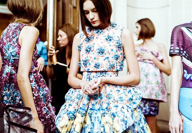 Přehlídka Mary Katrantzou na jaro a léto 2014 byla jednou z mnoha, kde se... Přehlídka Mary Katrantzou na jaro a léto 2014 byla jednou z mnoha, kde se...