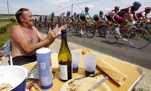 BON APPÉTIT. Fanoušci mohou dát na Tour de France prostor svým osobitým chutím, BON APPÉTIT. Fanoušci mohou dát na Tour de France prostor svým osobitým chutím,