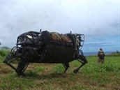 Američtí mariňáci vzali na mezinárodní vojenské cvičení RIMPAC i robotickou... Američtí mariňáci vzali na mezinárodní vojenské cvičení RIMPAC i robotickou...