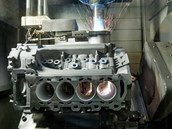 Technika Formule 1 a sériových vozů si u Mercedesu vzájemně pomáhají Technika Formule 1 a sériových vozů si u Mercedesu vzájemně pomáhají