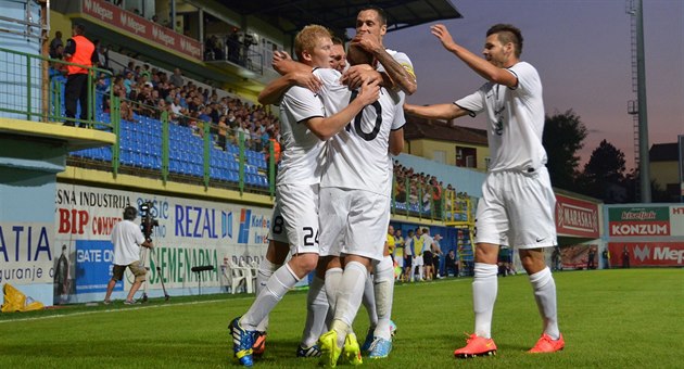 Hráči Mladé Boleslavi (zleva) Jan Šisler, Jiří Skalák, Lukáš Magera a Michal... Hráči Mladé Boleslavi (zleva) Jan Šisler, Jiří Skalák, Lukáš Magera a Michal...