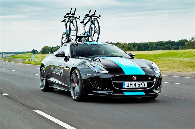 V nejslavnějším cyklistickém závodě už 11 let doprovází peloton škodovky,... V nejslavnějším cyklistickém závodě už 11 let doprovází peloton škodovky,...