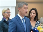 Andrej Babiš představil lidi z kandidátky ANO pro volby v Praze. Kandidátku... Andrej Babiš představil lidi z kandidátky ANO pro volby v Praze. Kandidátku...