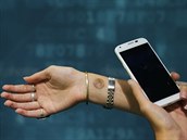 Motorolu Moto X nově odemkne digitální tetování nalepené přímo na kůži... Motorolu Moto X nově odemkne digitální tetování nalepené přímo na kůži...