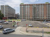 Nepovolené parkoviště se nachází na místě zbourané 24. budovy. Nepovolené parkoviště se nachází na místě zbourané 24. budovy.