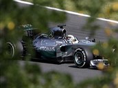 Lewis Hamilton v průběhu tréninku na Velkou cenu Maďarska formule 1. Lewis Hamilton v průběhu tréninku na Velkou cenu Maďarska formule 1.