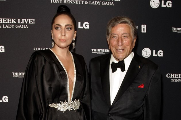 Lady Gaga a Tony Bennett (New York, 28. července 2014) Lady Gaga a Tony Bennett (New York, 28. července 2014)