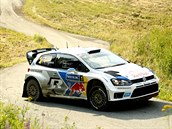 Sébastien Ogier na trati Finské rallye. Sébastien Ogier na trati Finské rallye.