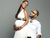 Těhotná Alicia Keys a její manžel Swizz Beatz (31. července 2014) Těhotná Alicia Keys a její manžel Swizz Beatz (31. července 2014)