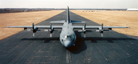 Letitý AC-130A, 54-1630, zaútočil dva dny před ukončením operace Pouštní bouře na irácké vojenské kolony tanků, obrněných vozidel a nákladních aut, ustupující po dálnici z Kuvajtu na Basru. Přes silnou protileteckou obranu napadených cílů utrpěly tyto výrazné ztráty (ve válečném románu by psali, že nekonečné kolony po zuby ozbrojených nepřátel byly rozmetány). Letitý AC-130A, 54-1630, zaútočil dva dny před ukončením operace Pouštní bouře na irácké vojenské kolony tanků, obrněných vozidel a nákladních aut, ustupující po dálnici z Kuvajtu na Basru. Přes silnou protileteckou obranu napadených cílů utrpěly tyto výrazné ztráty (ve válečném románu by psali, že nekonečné kolony po zuby ozbrojených nepřátel byly rozmetány).