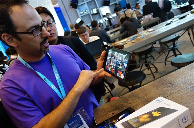 Intel Dell Venue 8 běží na procesoru Intel Atom s kódovým označením Moorefield.... Intel Dell Venue 8 běží na procesoru Intel Atom s kódovým označením Moorefield....